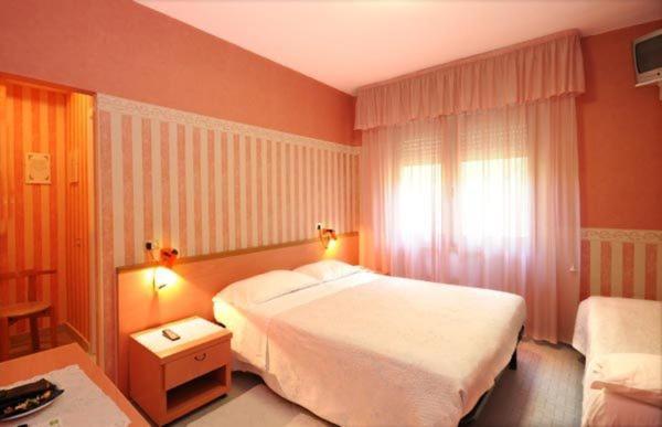 Hotel Manuela Cinquale Chambre photo