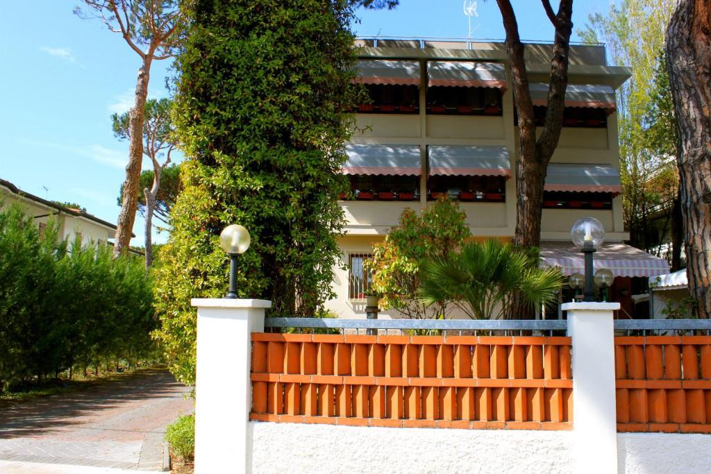 Hotel Manuela Cinquale Extérieur photo