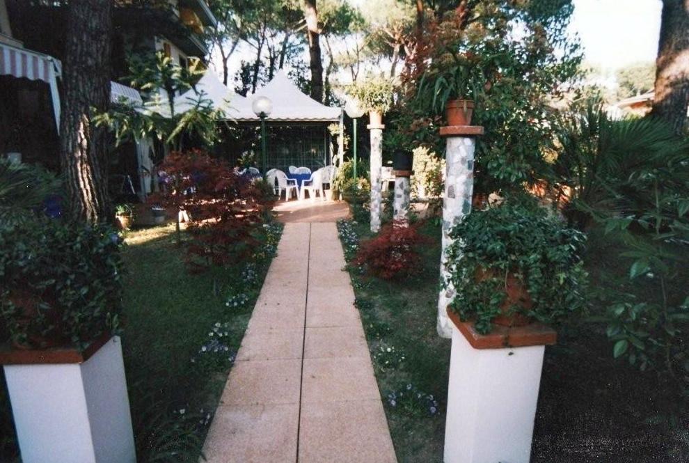 Hotel Manuela Cinquale Extérieur photo
