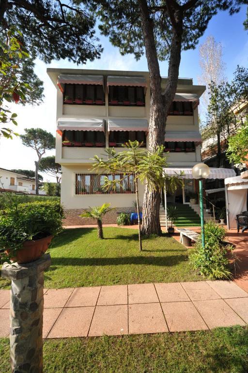 Hotel Manuela Cinquale Extérieur photo