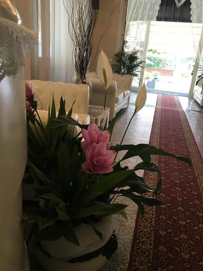 Hotel Manuela Cinquale Extérieur photo